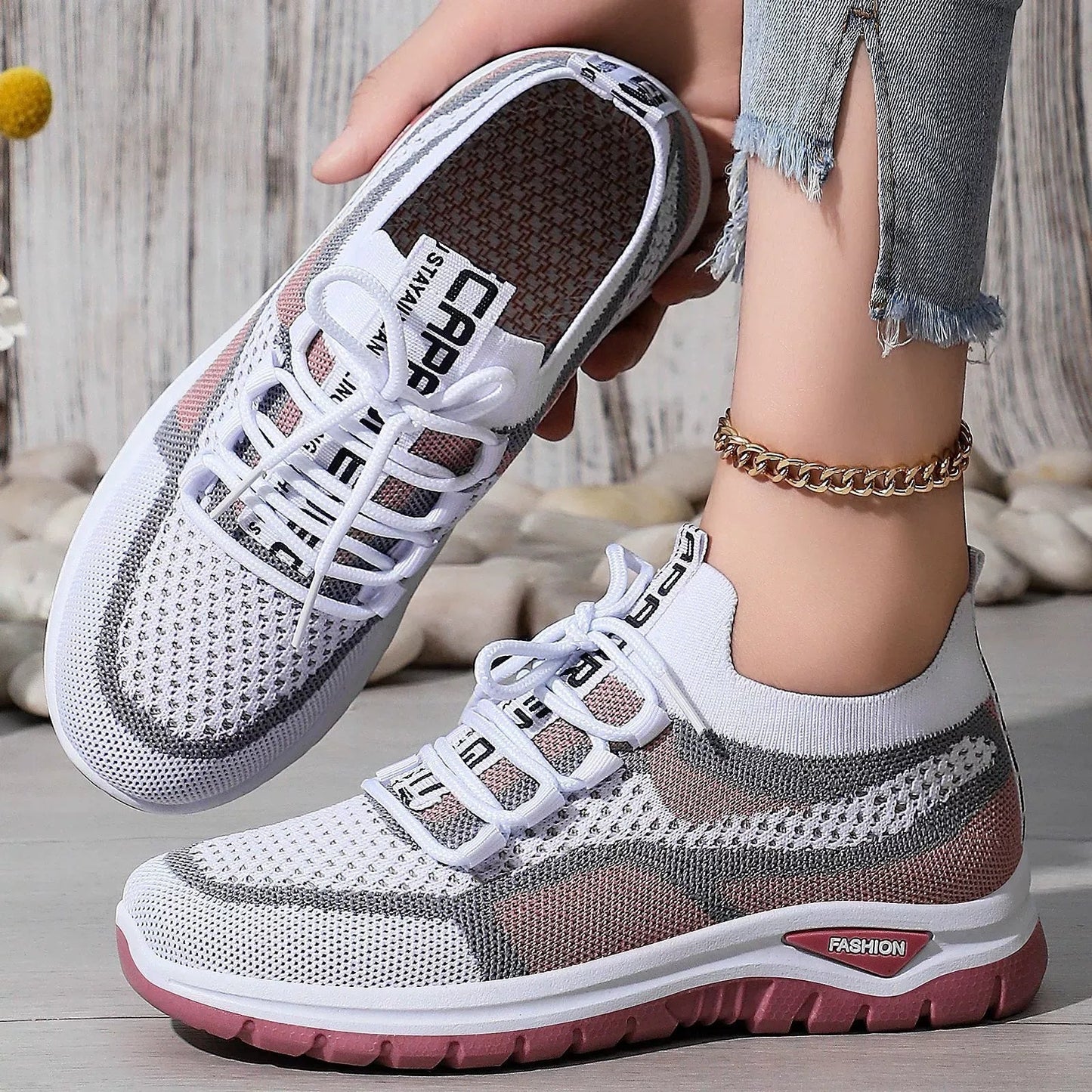 Casual lace-up running shoes for women
