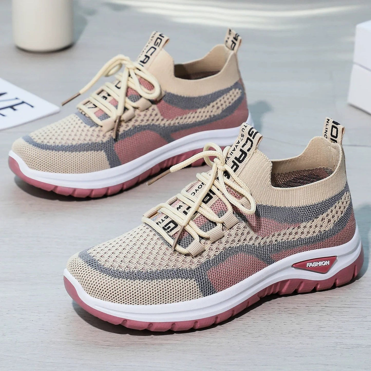 Casual lace-up running shoes for women